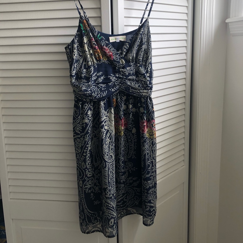 Blue patterned dress size 6 💙